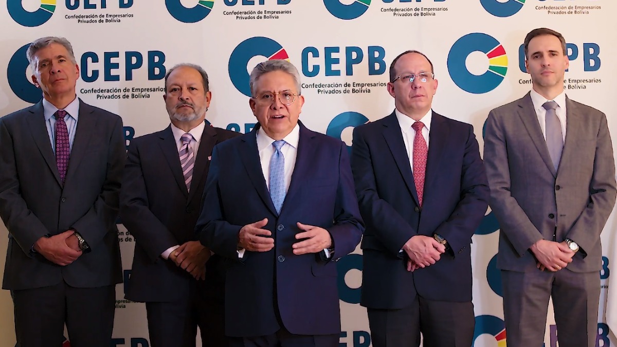 Empresarios cuestionan decisión Judicial que congela cuentas bancarias de Telecel y advierten perjuicios a usuarios