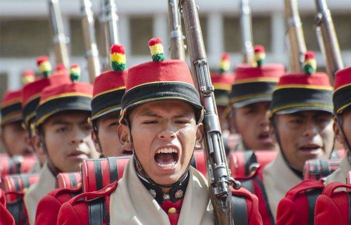 Gobierno nacional conmemora 180 años de creación del Himno Nacional en plaza Murillo