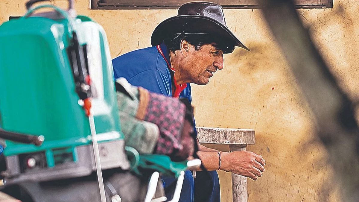Evo acumula dos órdenes de aprehensión y tres procesos