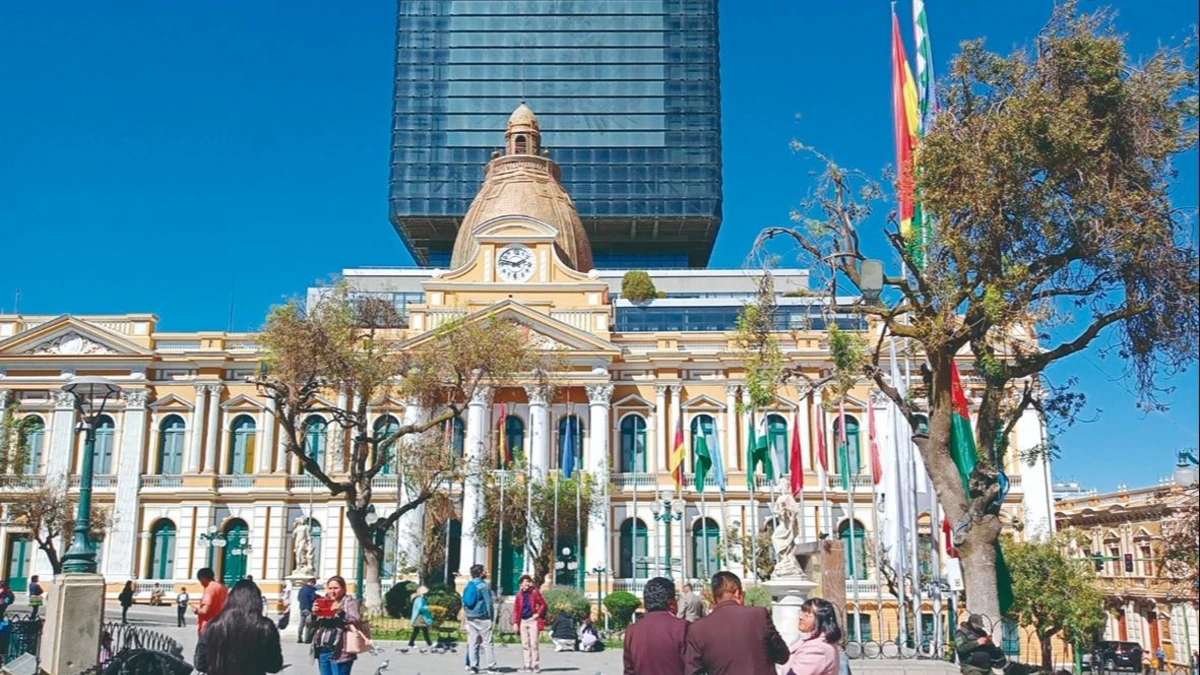 Tres proyectos ponen en agenda la reforma de la CPE con foco en economía y justicia